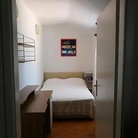 Margo Apartment *
