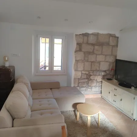 Margo Apartment Split